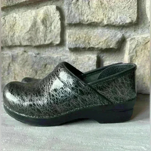 Dansko Women's Professional Black Scribble Print Leather Clogs Size 38/ 7.5- 8US - Picture 1 of 7